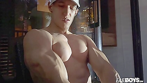 Sexy amateur girl with a sexy body yearnta