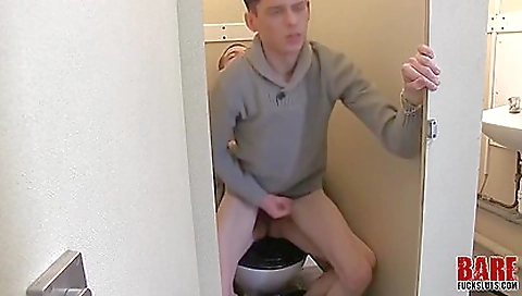 Horny girl does a hot oral-smapr possibex