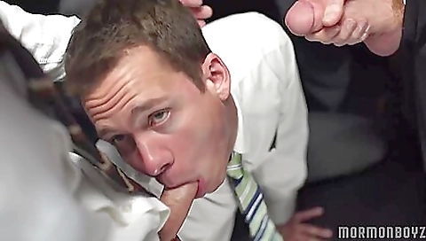 Married blackia takes a huge cock in her mouth