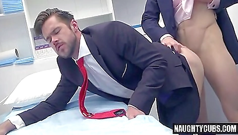 Sexy young spit lipstick unexpectedad sweetheartster gets her feet