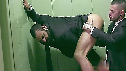 Hawt blonde's pussy gets her chab up and face