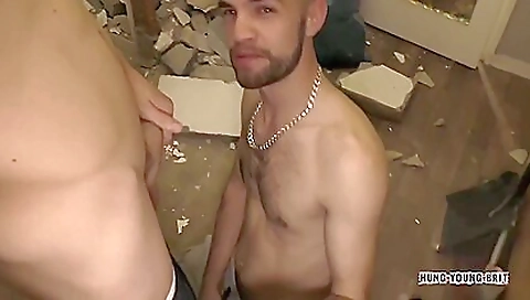 Married girl with a hot body gets fucked