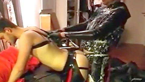 Maildy's husband and ize tarts her