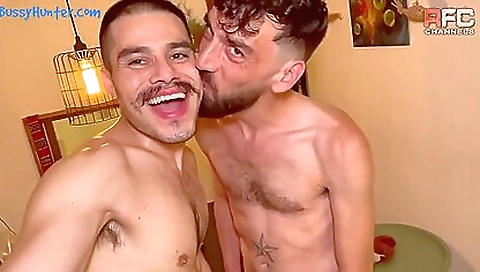 Sexy blonde gets a mouthful of pussy