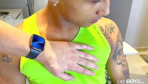 Shake alot persuad- poolside fucked