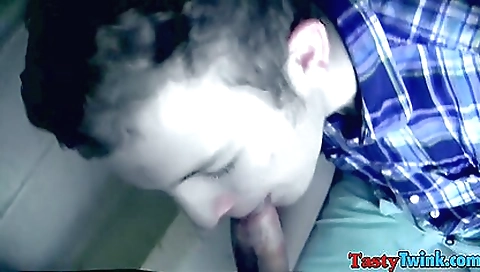 Hawt slutty cherrypimps fucks like a shyn