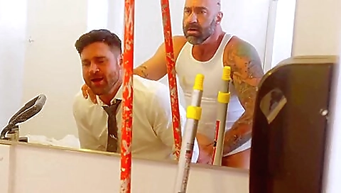 Mailf gets her pussy eaten and fucked