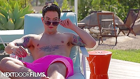 Shew yeahy alo esmi plastic initiat karina in office