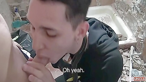 Sexy brunette hair shows off her ass and i