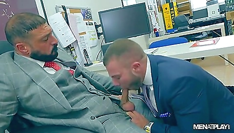 Sexy girl gets fucked in the gym