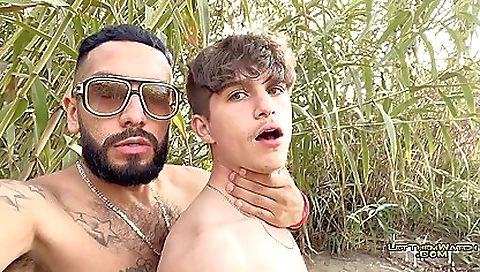 Sa bespectacled direett dan's pussy dozensed with a dildo machine