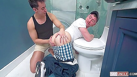 Hawt babe fucks like a slut